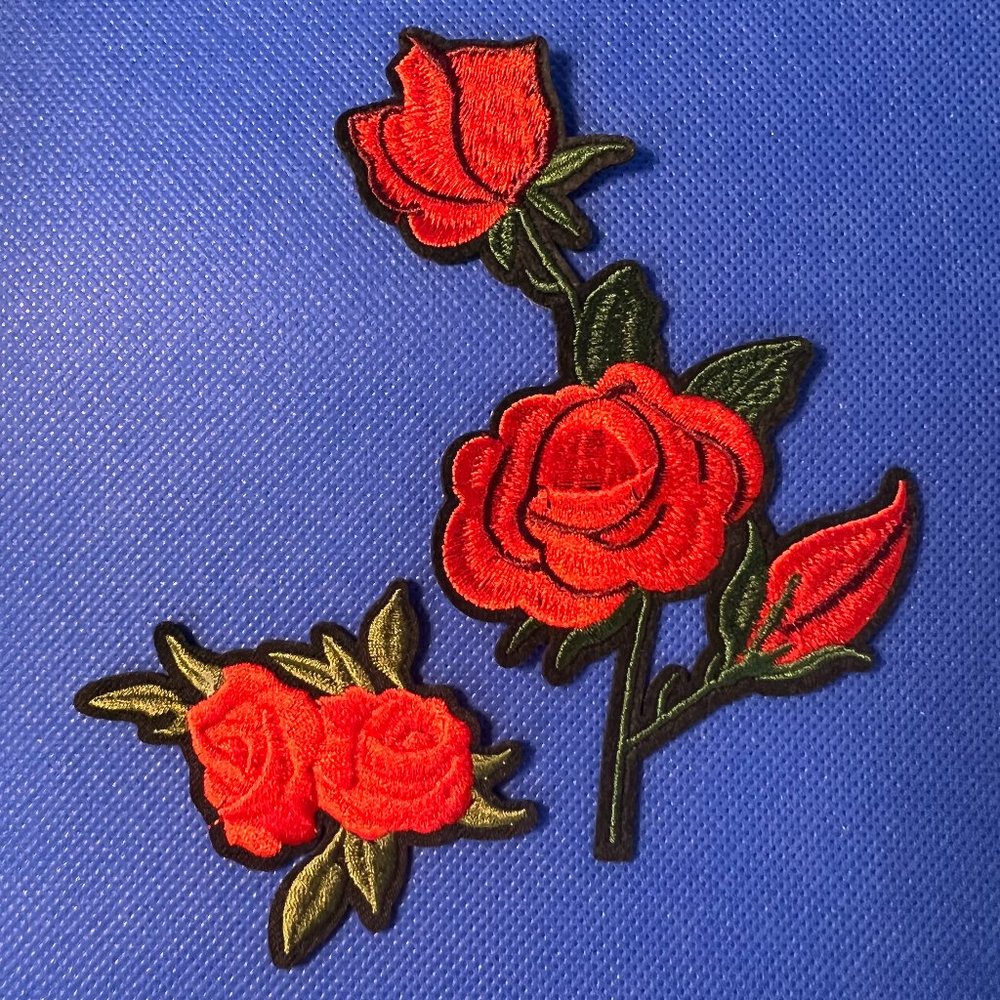 Set of 2 Red Rose Embroidered Patches Retro Pop Sew or Iron On (Set 002)